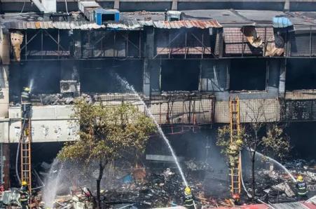 煤氣罐有沒忘關閥門? 爆燃事故給餐館沉重警示